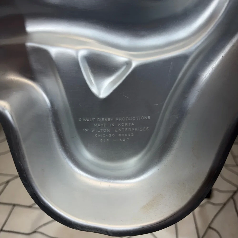 Wilton Donald Duck Cake Pan 13.5x11 Silver Aluminum Vintage Disney‎ 515-507